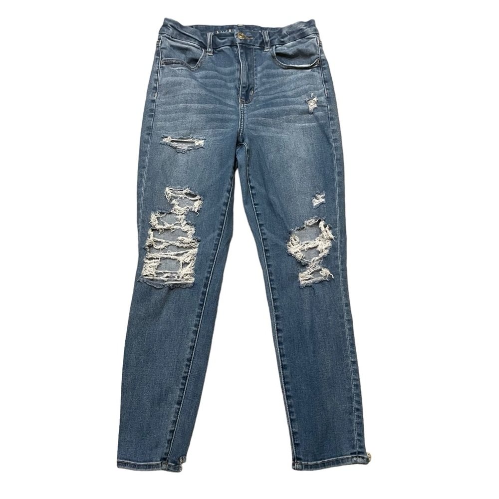 American Eagle Distressed Curvy Hi-Rise Jegging.  Size 8 Short